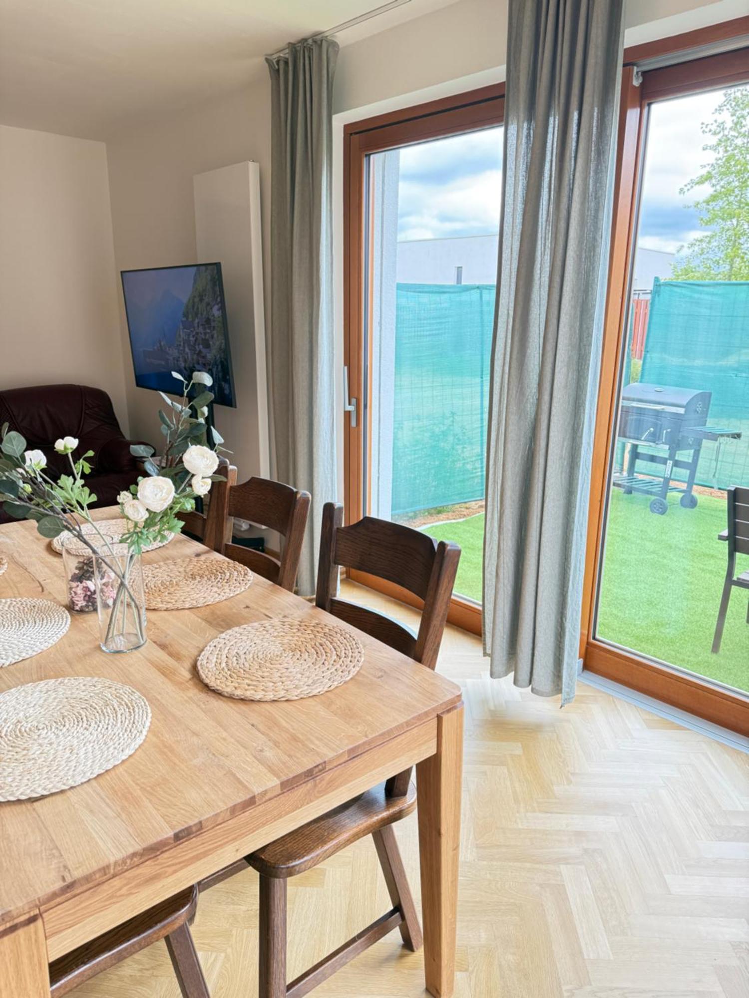 Familyvilla, New 4 Luxury Big Apartments, Parking Prague Ngoại thất bức ảnh