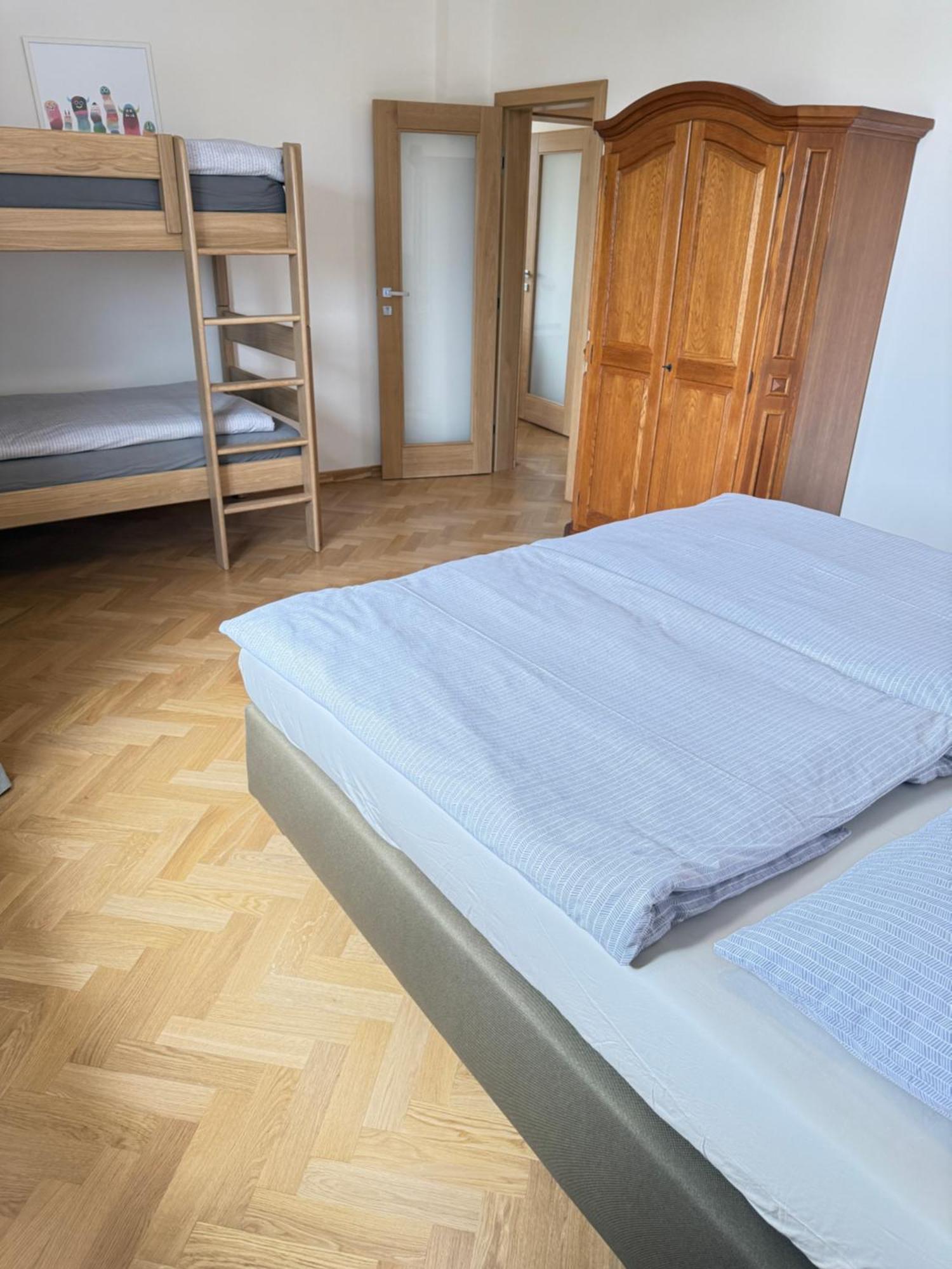 Familyvilla, New 4 Luxury Big Apartments, Parking Prague Ngoại thất bức ảnh