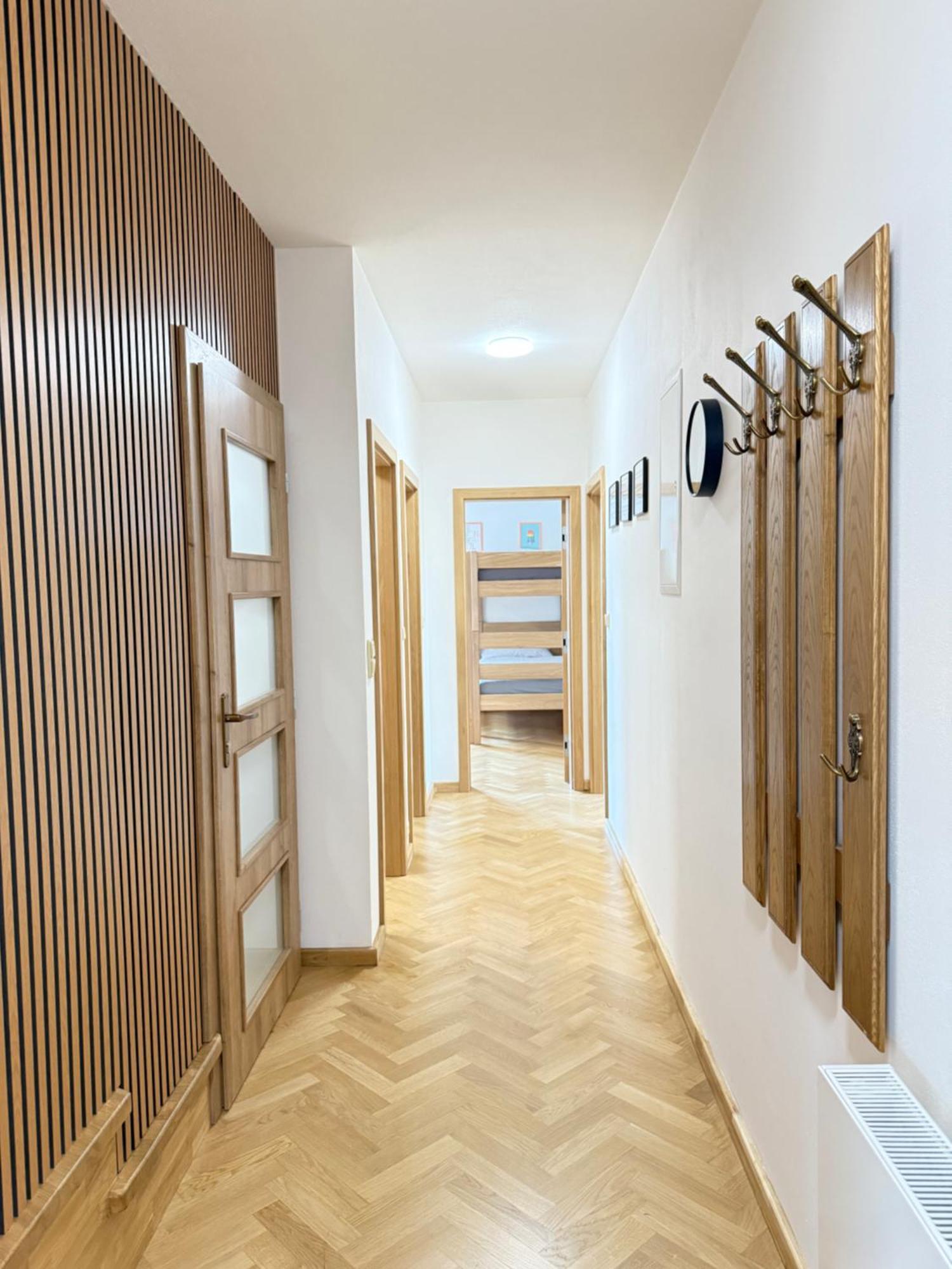 Familyvilla, New 4 Luxury Big Apartments, Parking Prague Ngoại thất bức ảnh