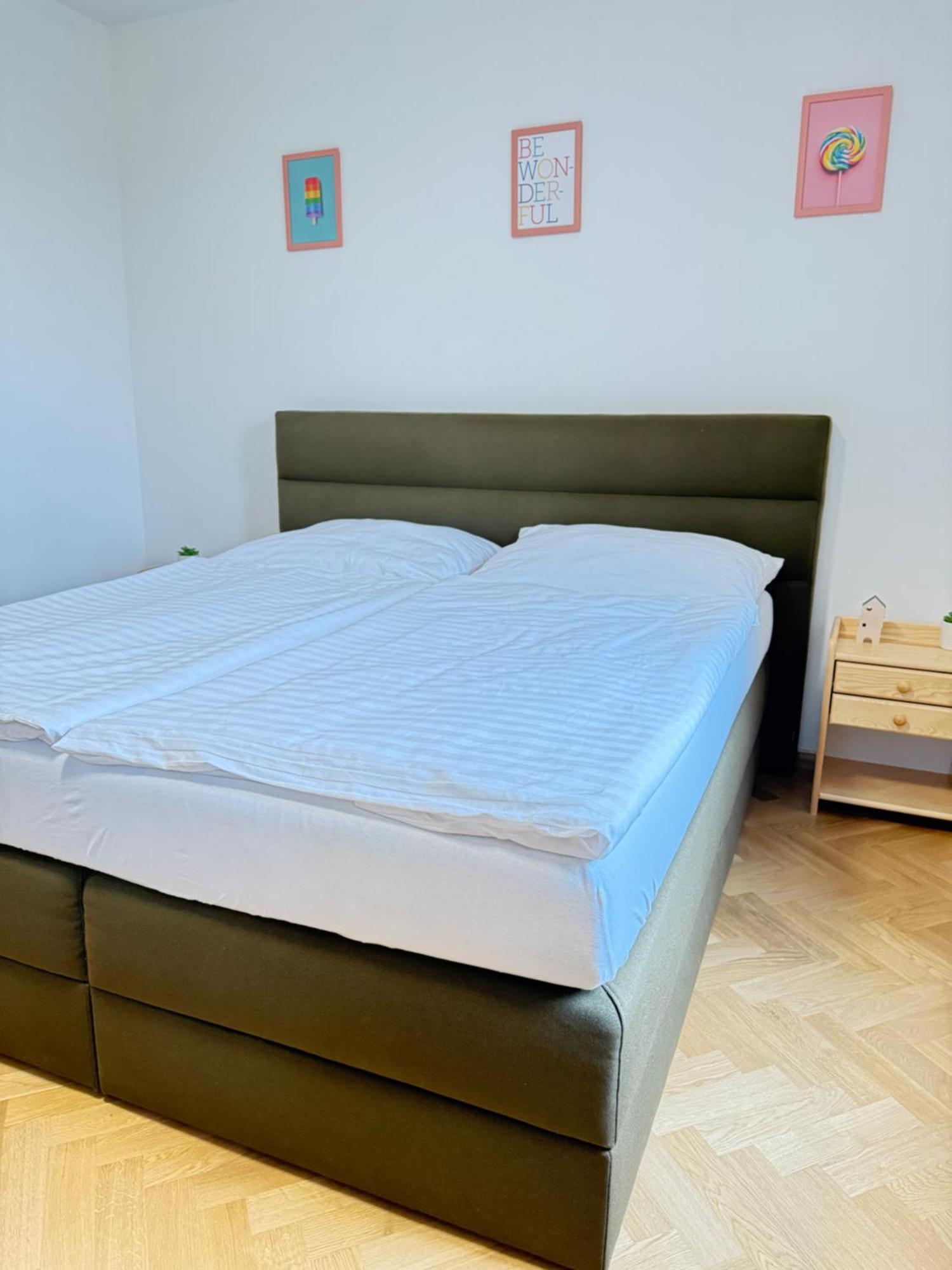 Familyvilla, New 4 Luxury Big Apartments, Parking Prague Ngoại thất bức ảnh